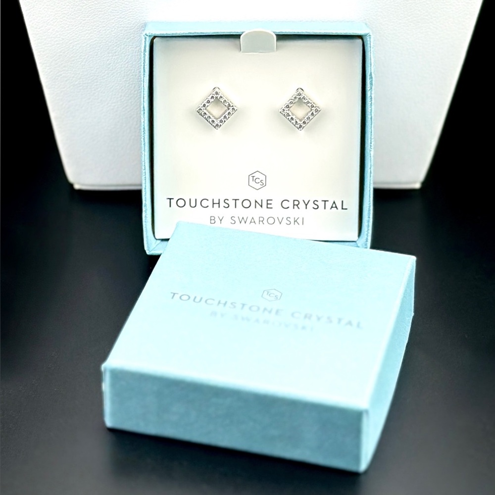 SQUARE ONE EARRINGS, SLIVER Retired
Touchstone Crystal by Swarovski